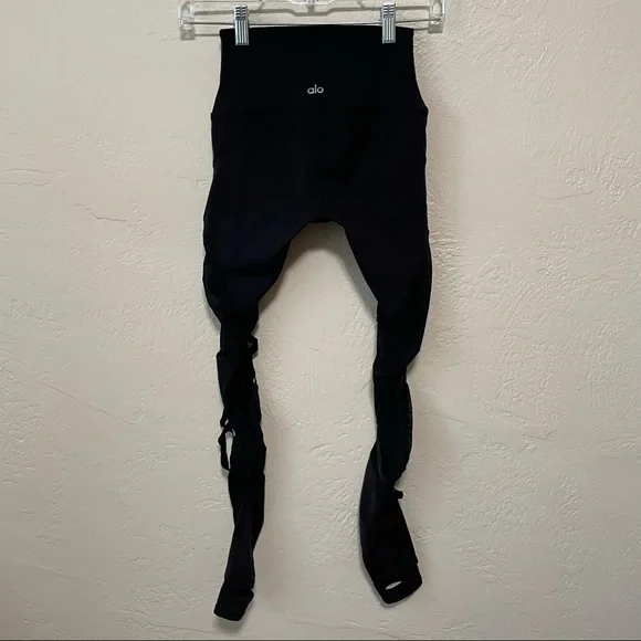 alo High Waist Wrapped Stirrup Leggings in Black - - Picture 5 of 14